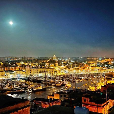 Semi-Basement, Cosy Apartment Interconnected To Our Residence A Traditional Maltese Townhouse Senglea Exterior foto