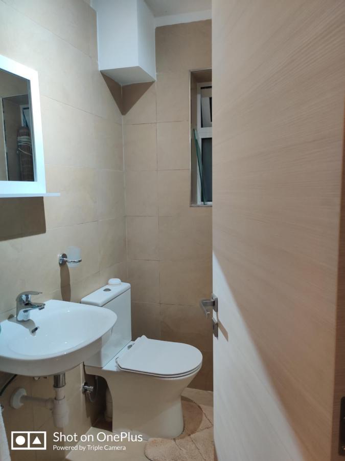 Semi-Basement, Cosy Apartment Interconnected To Our Residence A Traditional Maltese Townhouse Senglea Exterior foto